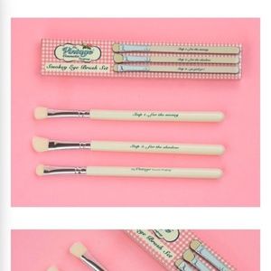 Vintage Cosmetic Company Smokey Eye Brush Set